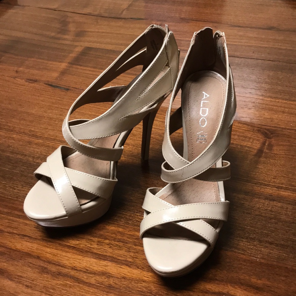 Aldo nude pumps. Size 6